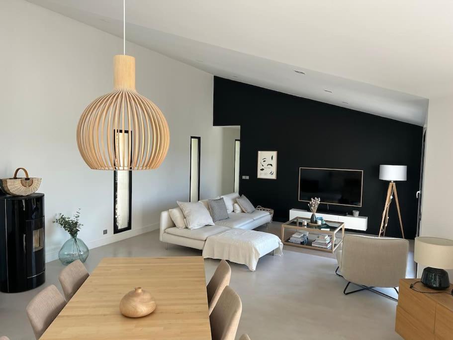 Belle Maison Contemporaine Ampus Buitenkant foto
